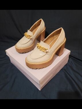 Madden Girl Cream Patent Platform Loafers with Gold Chain